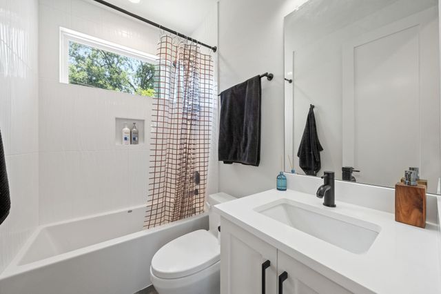 2609 Willow ST 2, Austin, TX 78702