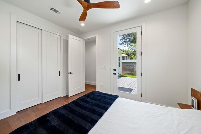 2609 Willow ST 2, Austin, TX 78702