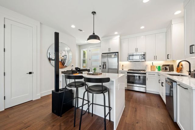 2609 Willow ST 2, Austin, TX 78702