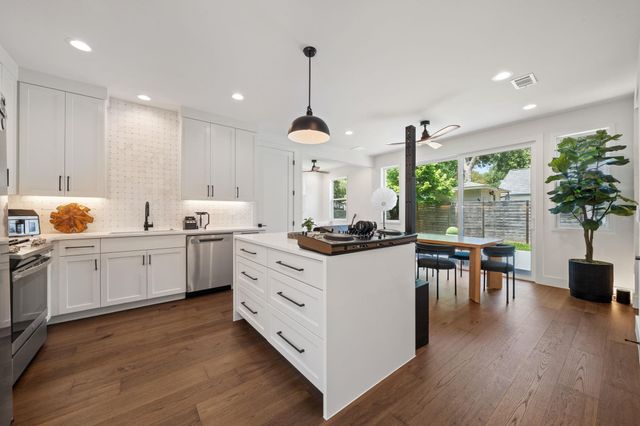 2609 Willow ST 2, Austin, TX 78702