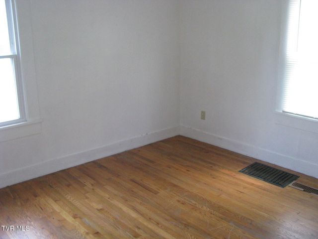 811 Crescent Street, Morristown, TN 37813