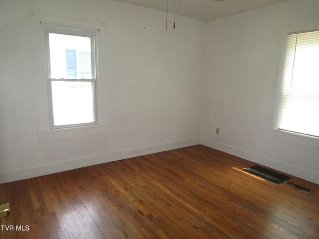 811 Crescent Street, Morristown, TN 37813