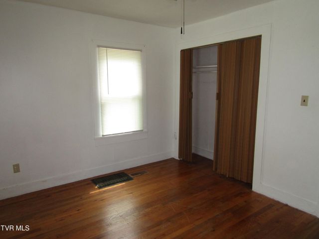 811 Crescent Street, Morristown, TN 37813