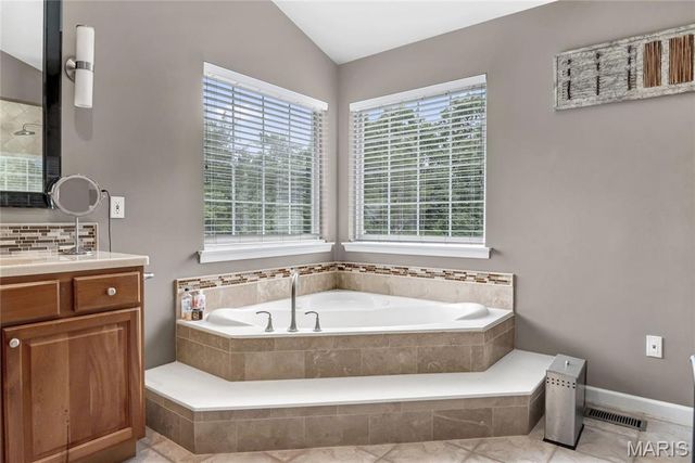 17655 Vintage Oak Drive, Wildwood, MO 63038