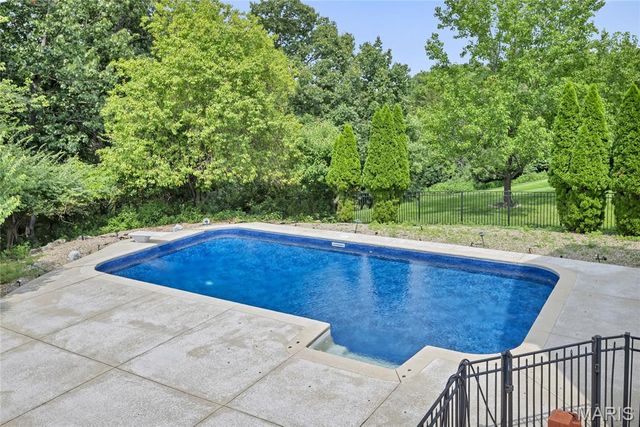 17655 Vintage Oak Drive, Wildwood, MO 63038