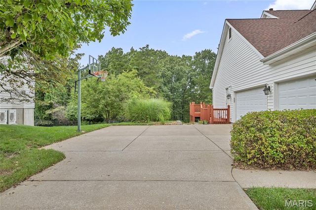 17655 Vintage Oak Drive, Wildwood, MO 63038