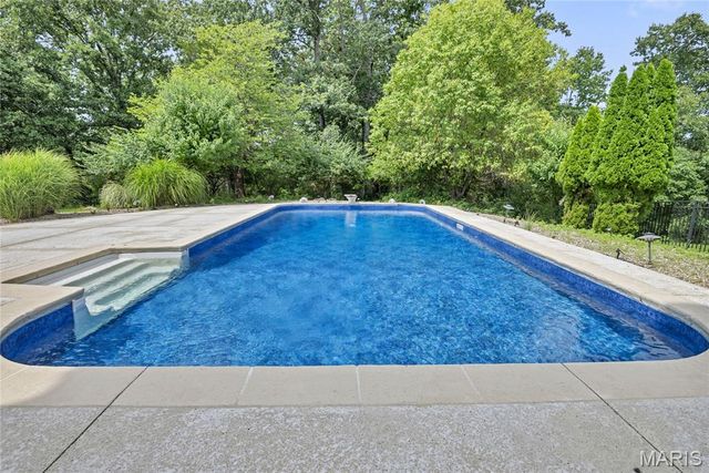 17655 Vintage Oak Drive, Wildwood, MO 63038