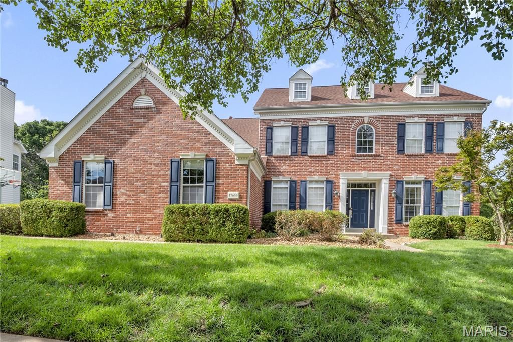 17655 Vintage Oak Drive, Wildwood, MO 63038