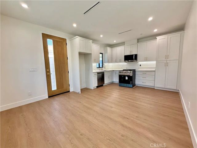 22130 Gault Street, Canoga Park, CA 91303