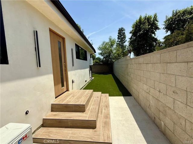 22130 Gault Street, Canoga Park, CA 91303