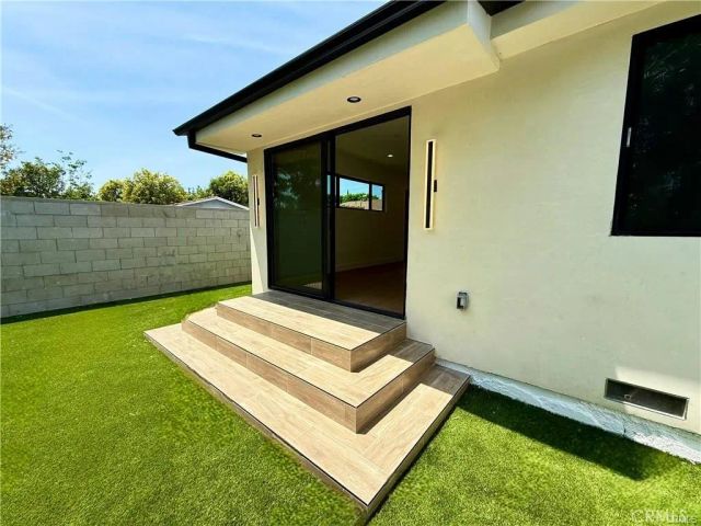 22130 Gault Street, Canoga Park, CA 91303