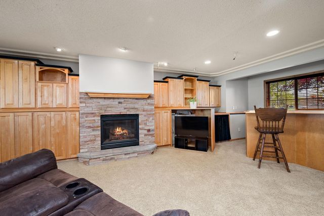 7224 Setzler Parkway, Brooklyn Park, MN 55445