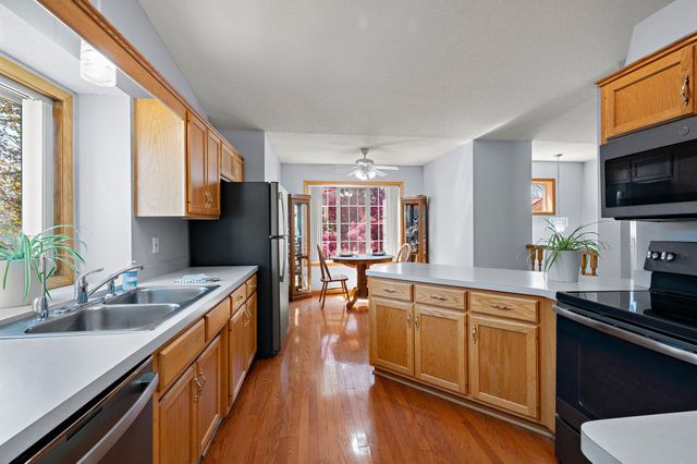 7224 Setzler Parkway, Brooklyn Park, MN 55445
