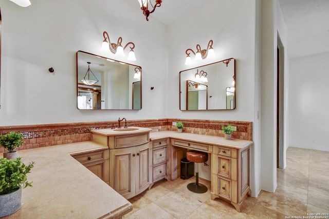 202 WATERSTONE PKWY, Boerne, TX 78006