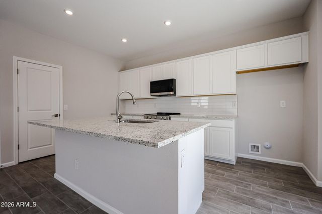 2713 E BOULDER Avenue, Apache Junction, AZ 85119