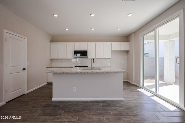 2713 E BOULDER Avenue, Apache Junction, AZ 85119