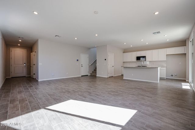 2713 E BOULDER Avenue, Apache Junction, AZ 85119