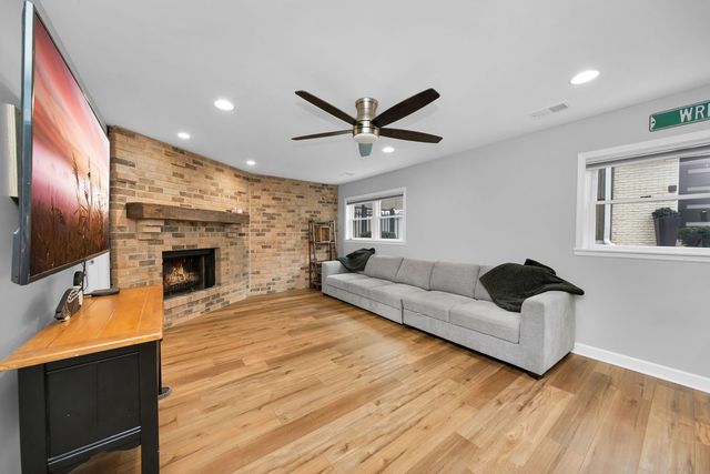 1602 N Oneida Lane, Mount Prospect, IL 60056