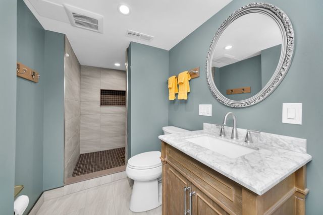1602 N Oneida Lane, Mount Prospect, IL 60056