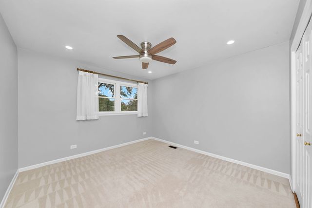 1602 N Oneida Lane, Mount Prospect, IL 60056