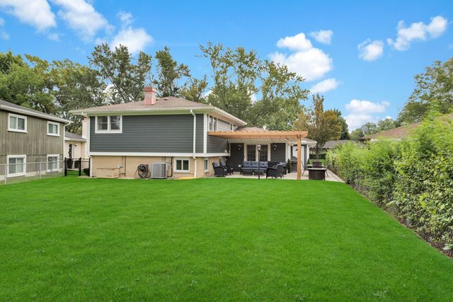 1602 N Oneida Lane, Mount Prospect, IL 60056