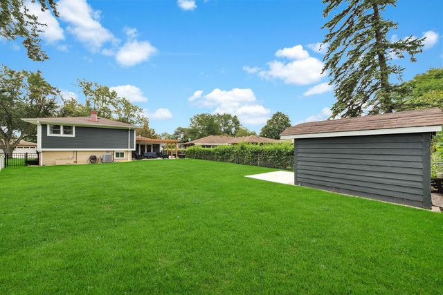 1602 N Oneida Lane, Mount Prospect, IL 60056