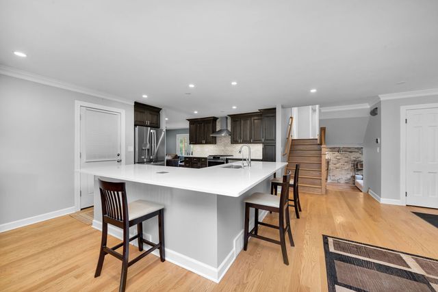 1602 N Oneida Lane, Mount Prospect, IL 60056
