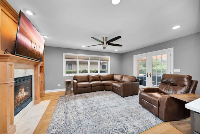 1602 N Oneida Lane, Mount Prospect, IL 60056