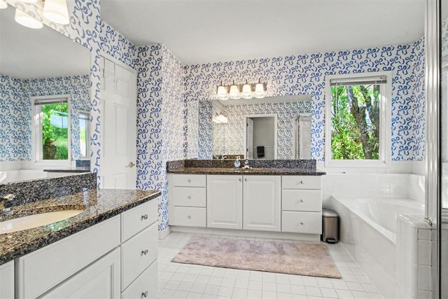 2877 Leslie Park Circle, Ann Arbor, MI 48105