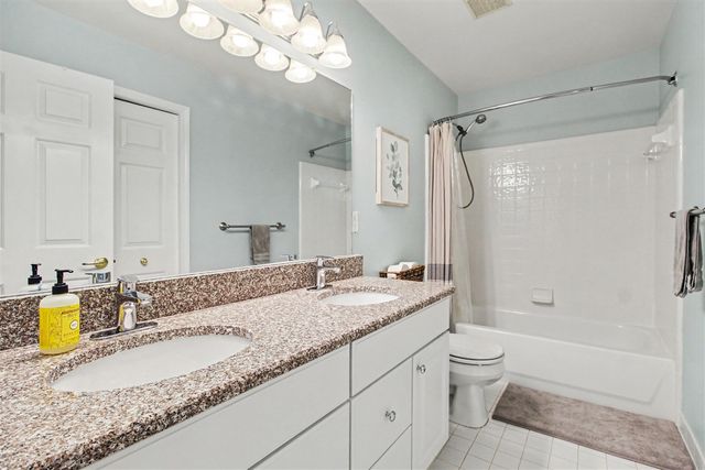 2877 Leslie Park Circle, Ann Arbor, MI 48105
