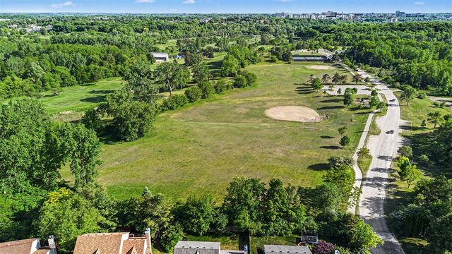 2877 Leslie Park Circle, Ann Arbor, MI 48105