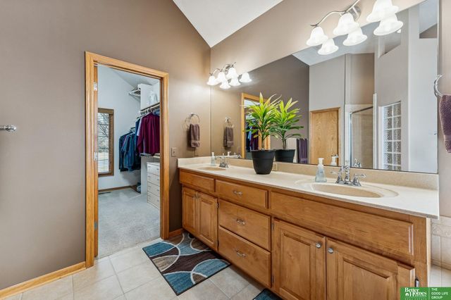 10326 S 179th Street, Omaha, NE 68136