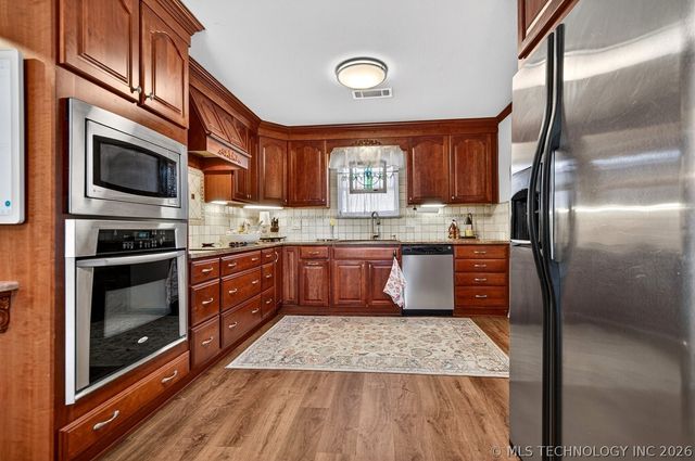 2417 Chapel Hill Road, Bartlesville, OK 74006