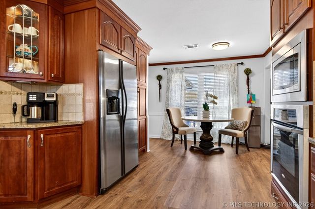 2417 Chapel Hill Road, Bartlesville, OK 74006