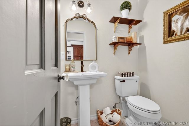 2417 Chapel Hill Road, Bartlesville, OK 74006