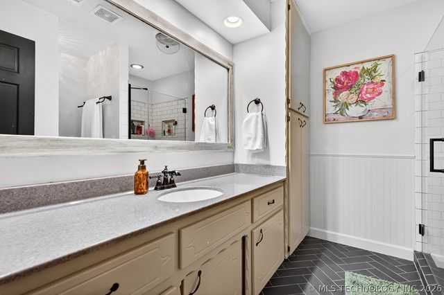 2417 Chapel Hill Road, Bartlesville, OK 74006