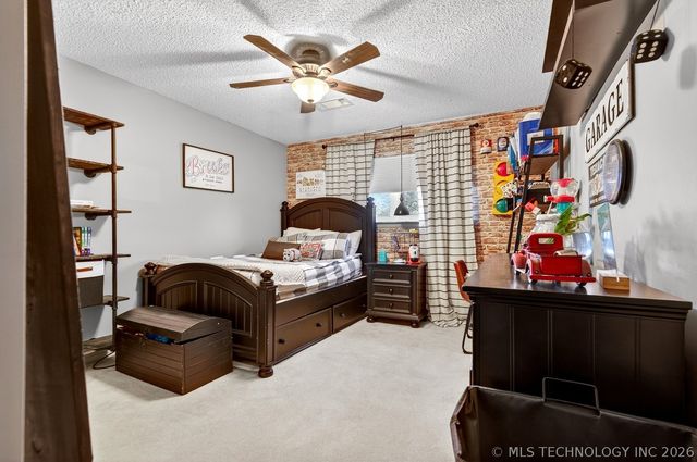 2417 Chapel Hill Road, Bartlesville, OK 74006