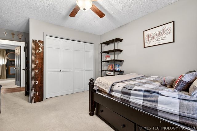 2417 Chapel Hill Road, Bartlesville, OK 74006