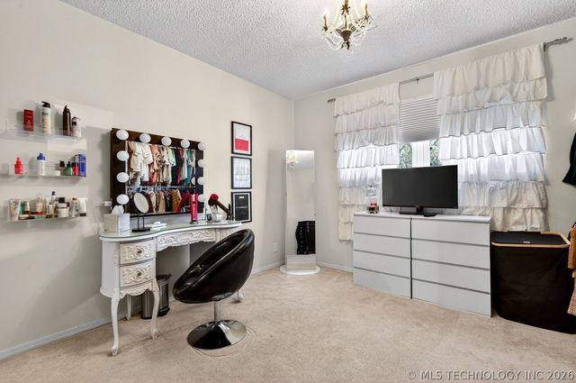 2417 Chapel Hill Road, Bartlesville, OK 74006