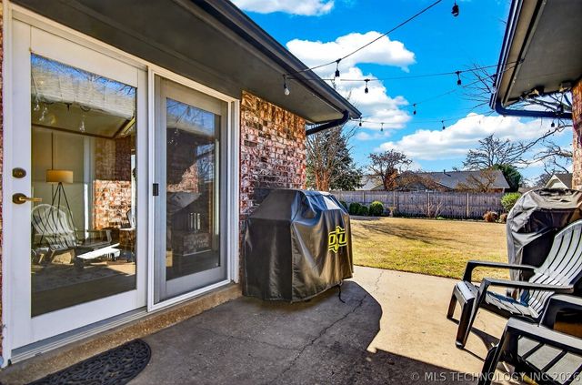 2417 Chapel Hill Road, Bartlesville, OK 74006