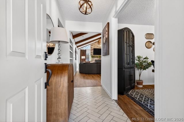 2417 Chapel Hill Road, Bartlesville, OK 74006