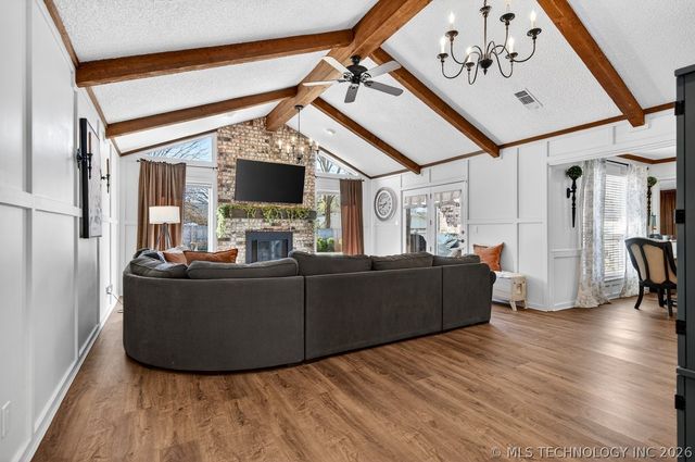 2417 Chapel Hill Road, Bartlesville, OK 74006