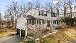 31 Coach Drive, North Haven, CT 06473