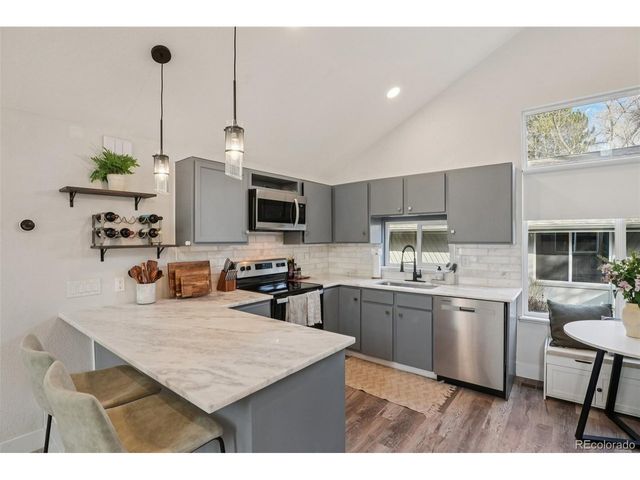 10205 E Peakview Ave, Englewood, CO 80111