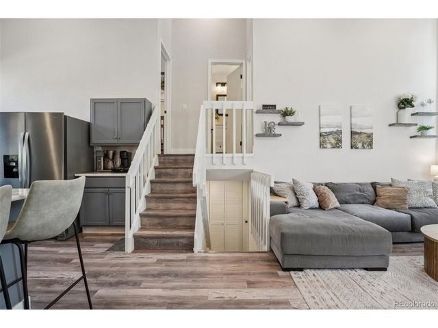 10205 E Peakview Ave, Englewood, CO 80111