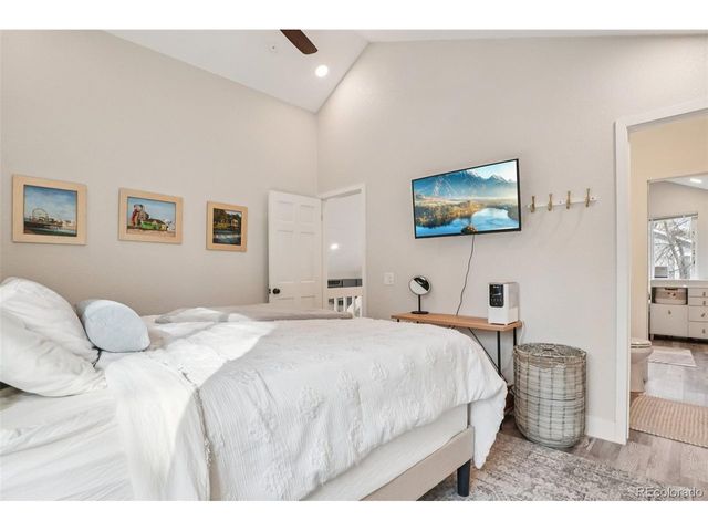 10205 E Peakview Ave, Englewood, CO 80111