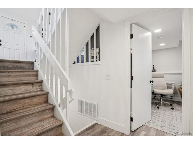 10205 E Peakview Ave, Englewood, CO 80111