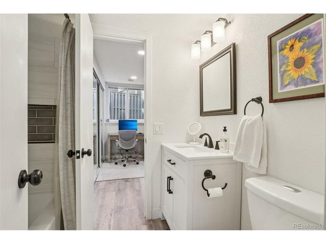 10205 E Peakview Ave, Englewood, CO 80111