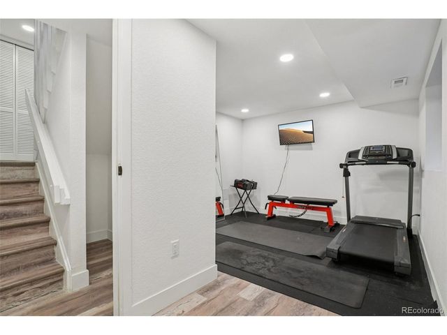 10205 E Peakview Ave, Englewood, CO 80111