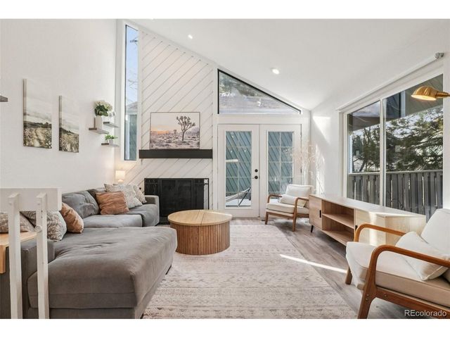 10205 E Peakview Ave, Englewood, CO 80111